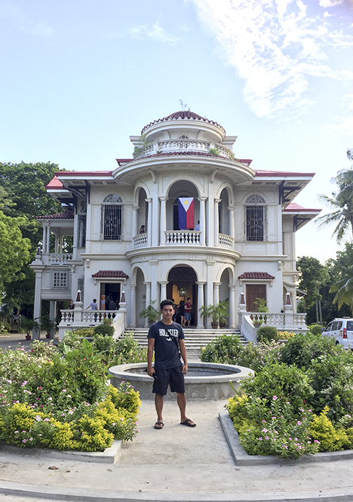 Molo Mansion